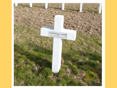Tombe deEYGRIER Henri Joseph à <a HREF=fotom2l.php?necro=27>  <U>Suippes(La Ferme de ) </U> </A> EPERNAY-415