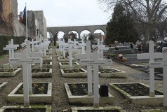 Cachan ( Carré militaire du cimetière communal)