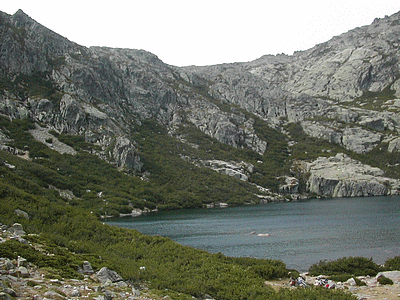 Lac de MELO (Lagu di Melu) situé dans la haute vallée de la Restonica á une dizaine de kilomètres de la ville de Corte. 