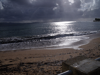 Nuages d‚automne sur la plage TROTTEL á AJACCIO (20091115)    (Photographie de Thieu) <br><A href=vos/2007/004.jpg>Afficher l'image ?</A>