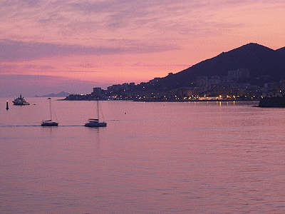 AJACCIO -coucher de soleil sur AJACCO (20111012)    (Photographie de Mathieu-Nivaggioni) <br><A href=vos/2008/P1130321.jpg>Afficher l'image ?</A>