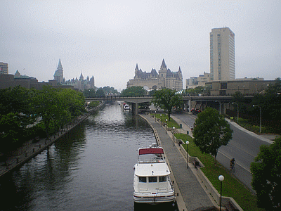 OTTAWA (CANADA) - Le canal aux 7 écluses qui rejoint le ST Laurent 