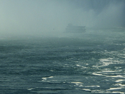 Les chutes du Niagara <BR> Gros plan sur le bateau dans les eaux tourmentees de Niaigara Falls (20080708)    (Photographie de David-Dupuy) <br><A href=vos/4000/019.jpg>Afficher l'image ?</A>