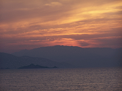 AJACCIO -coucher de soleil aux îles Sanguinaires. (20070425)    (Photographie de Mathieu-Nivaggioni) <br><A href=ajaccio/sangui/950.jpg>Afficher l'image ?</A>