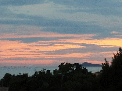 AJACCIO : Coucher de soleil sur les iles Sanguinaires (20151215)    (Photographie de Paularella) <br><A href=corse/e1/coucher-de-soleil.jpg>Afficher l'image ?</A>