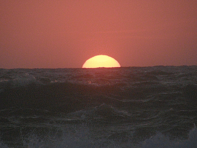 Coucher de soleil sur les îles Sanguinaires (20071117)    (Photographie de Benji-Plunet) <br><A href=vos/2000/132.jpg>Afficher l'image ?</A>