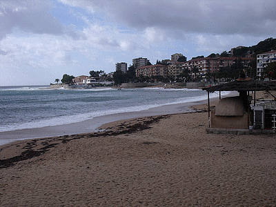 Nuages d‚automne sur la plage TROTTEL á AJACCIO (20091115)    (Photographie de Thieu) <br><A href=vos/2007/003.jpg>Afficher l'image ?</A>