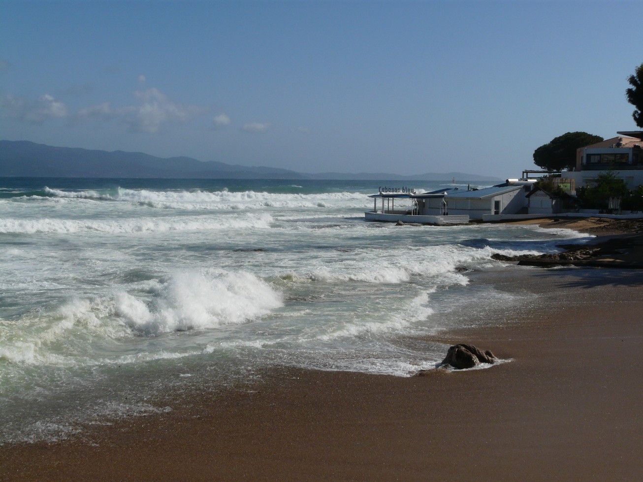 Photographie  de Mathieu-Nivaggioni / Grosses vagues du 04/05/2010 sur la plage de la Grande Bleue