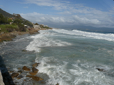 Grosses vagues du 04/05/2010 sur la plage de BARBICAGGIA (20100504)    (Photographie de Mathieu-Nivaggioni) <br><A href=vos/2007/114.jpg>Afficher l'image ?</A>