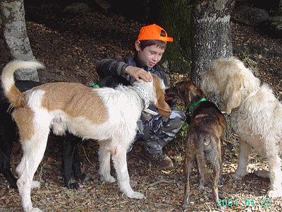 Kevin félicite ses chiens (20120114)    (Photographie de Papinou2A) <br><A href=vos/2012/k004.jpg>Afficher l'image ?</A>