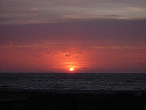 Coucher de soleil sur la mer á Lozzari (20100630)    (Photographie de Serge) <br><A href=vos/3000/smc/029.jpg>Afficher l'image ?</A>