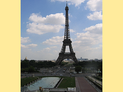 PARIS : la tour Eiffel (20060101)    (Photographie de Remi-Barre) <br><A href=vos/4000/004.jpg>Afficher l'image ?</A>