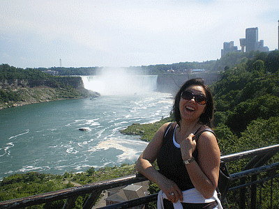 Les chutes du Niagara et Rosa (20080708)    (Photographie de David-Dupuy) <br><A href=vos/4000/017.jpg>Afficher l'image ?</A>